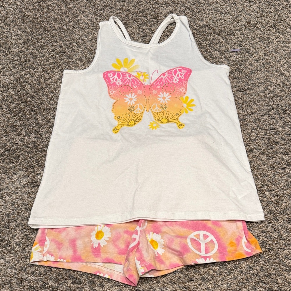 Place Floral Patterned Garment